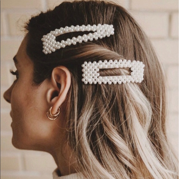 Tasha Accessories - Oversized snap gold Pearl hair clips mismatched